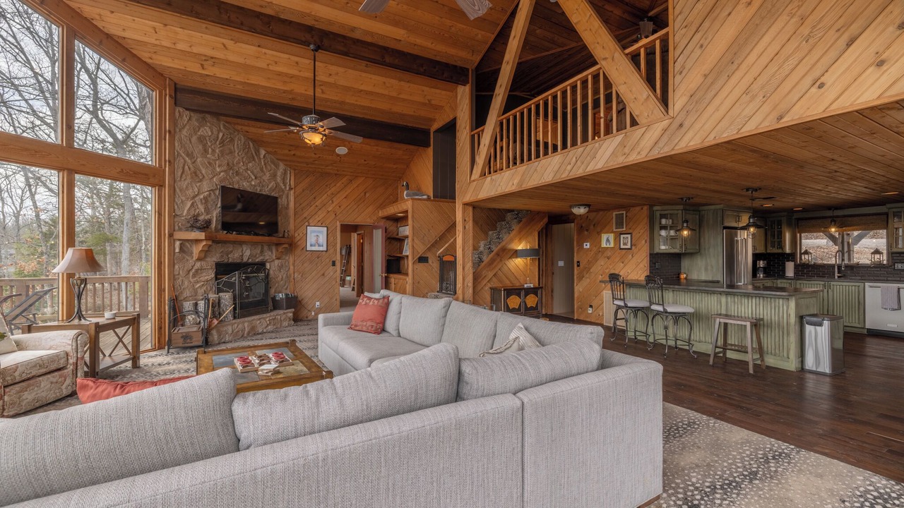 Photo of Livingroom in Innsbrook