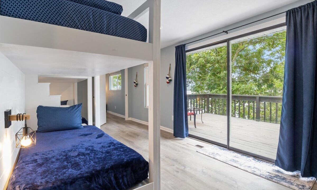Photo of Bedroom in Lake of the Ozarks