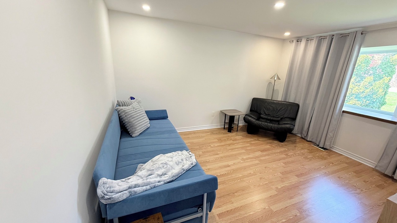 Photo of Livingroom in Oro Station