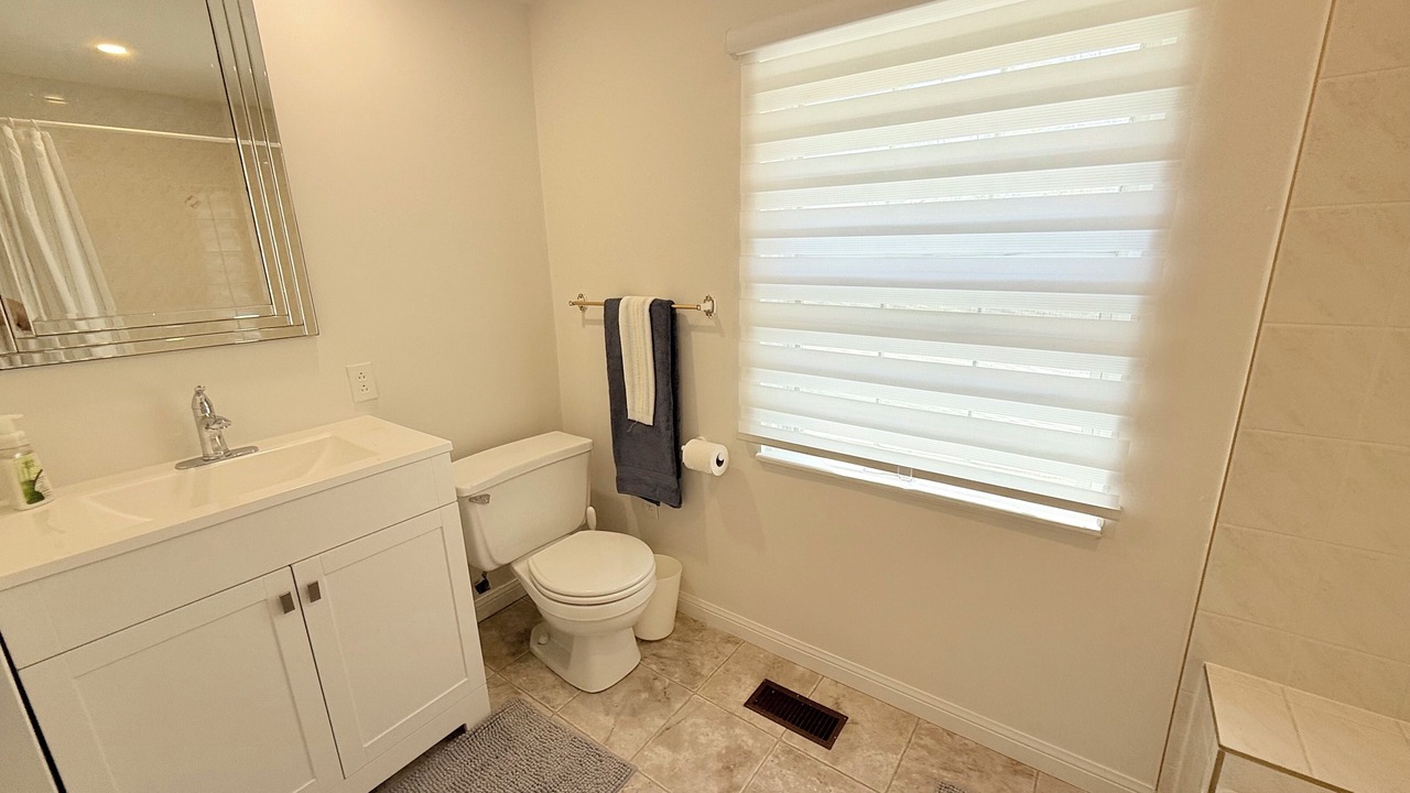 Photo of Bathroom in Oro Station