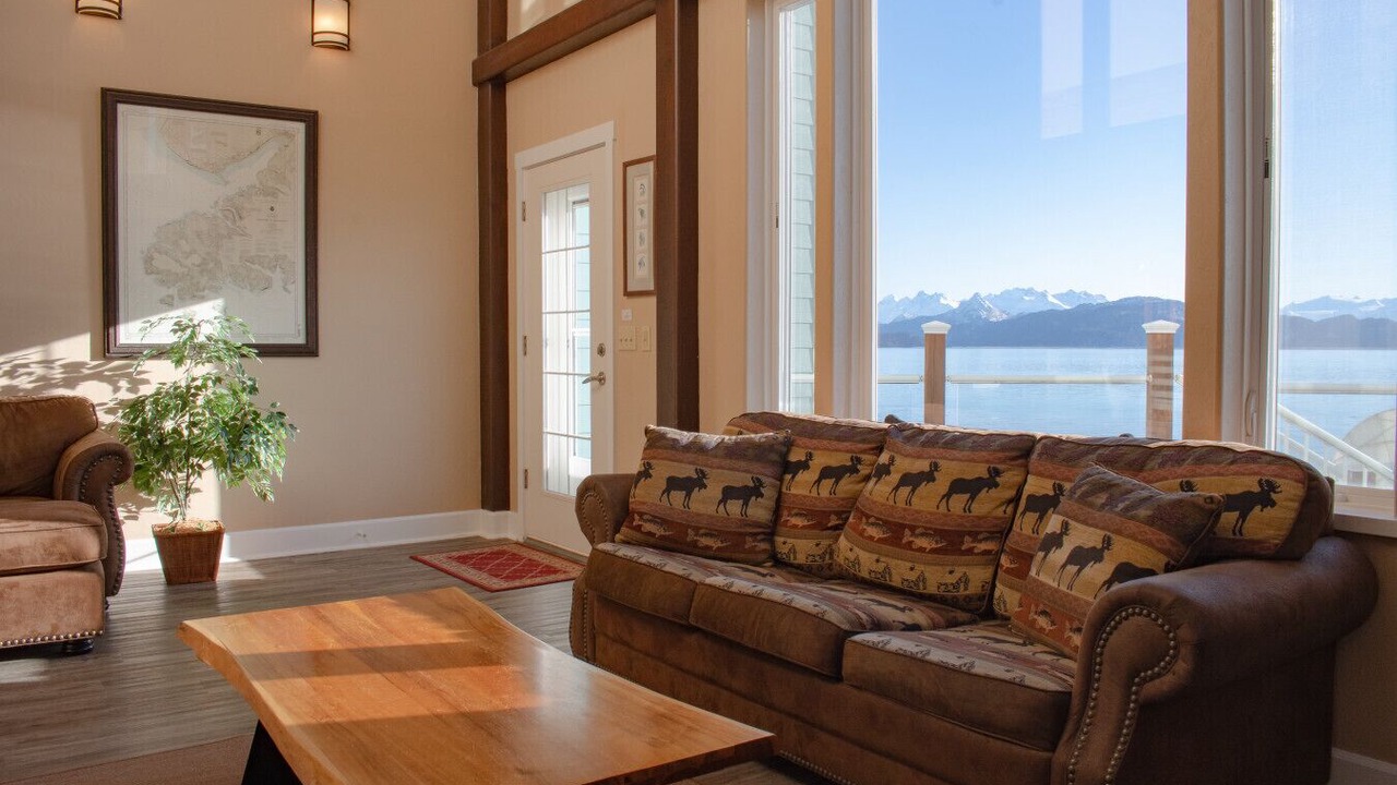Photo of Livingroom in Homer