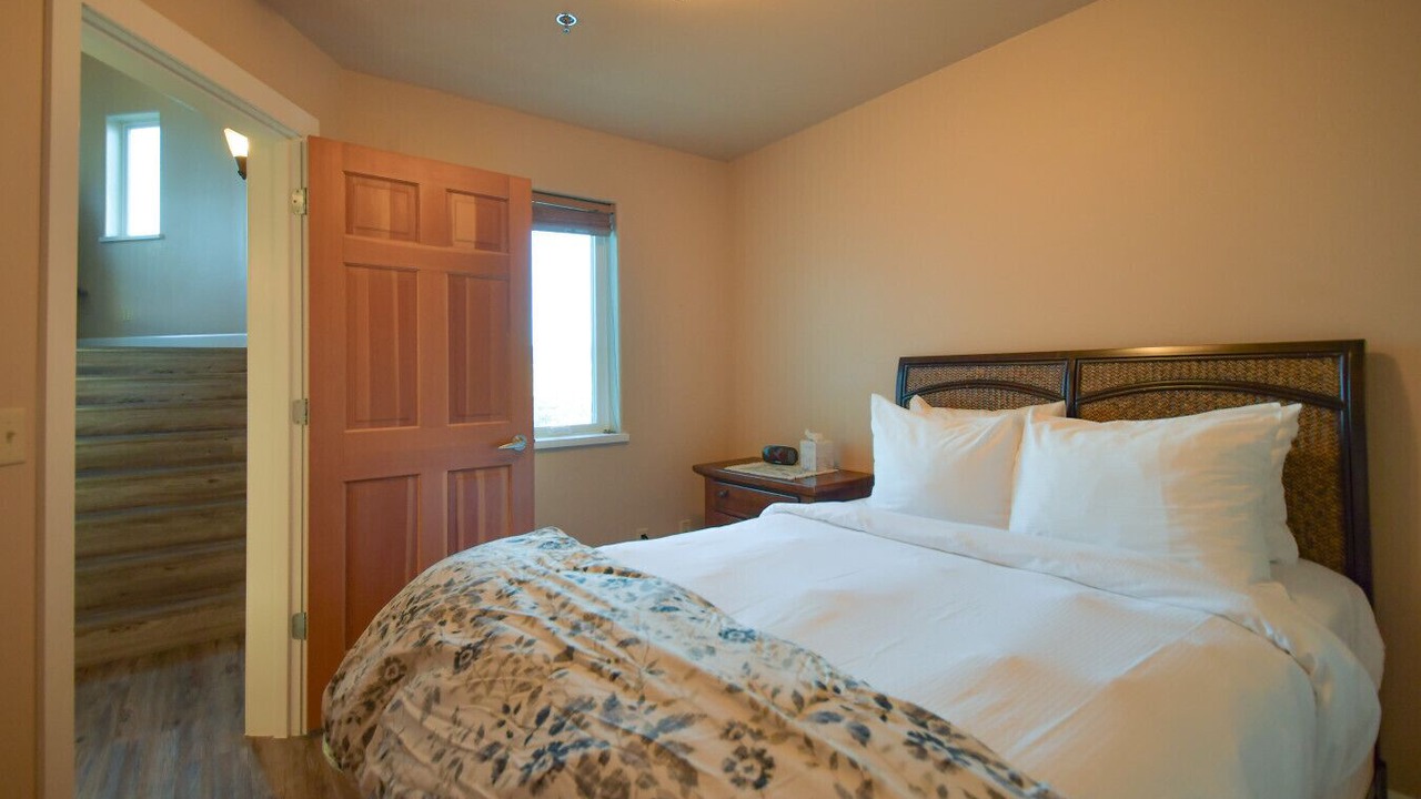Photo of Bedroom in Homer