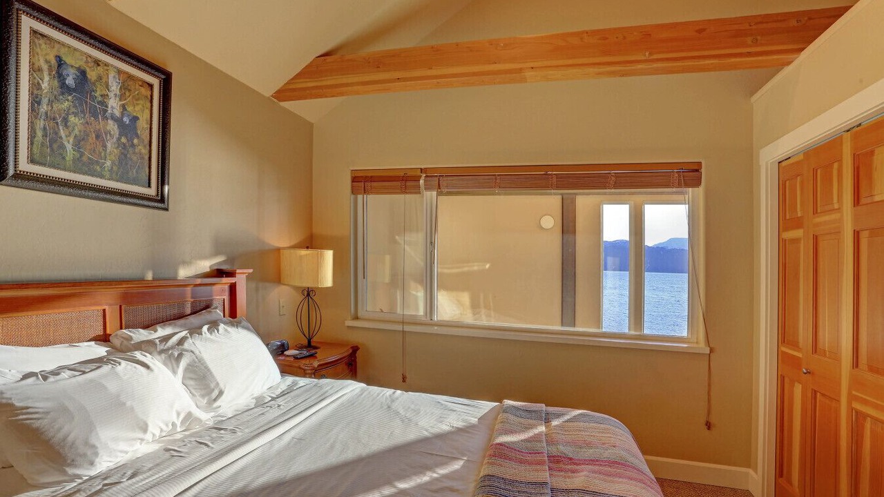Photo of Bedroom in Homer
