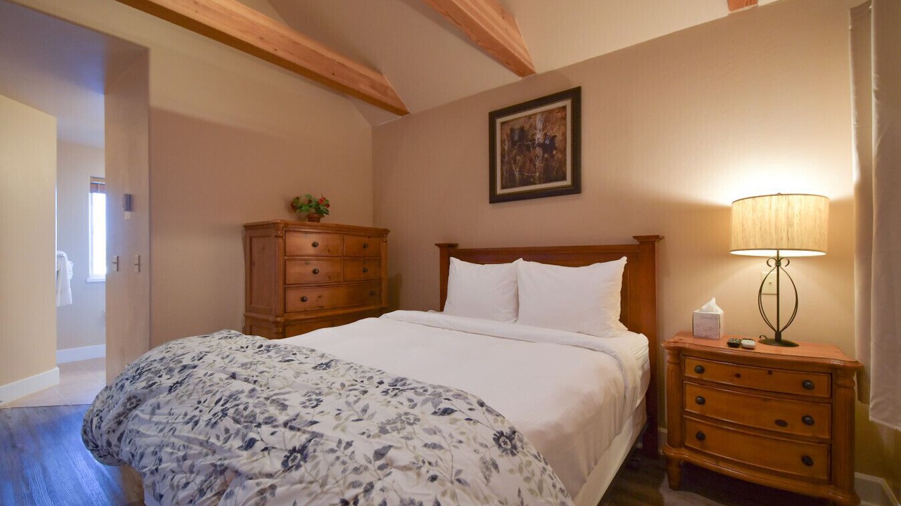 Photo of Bedroom in Homer