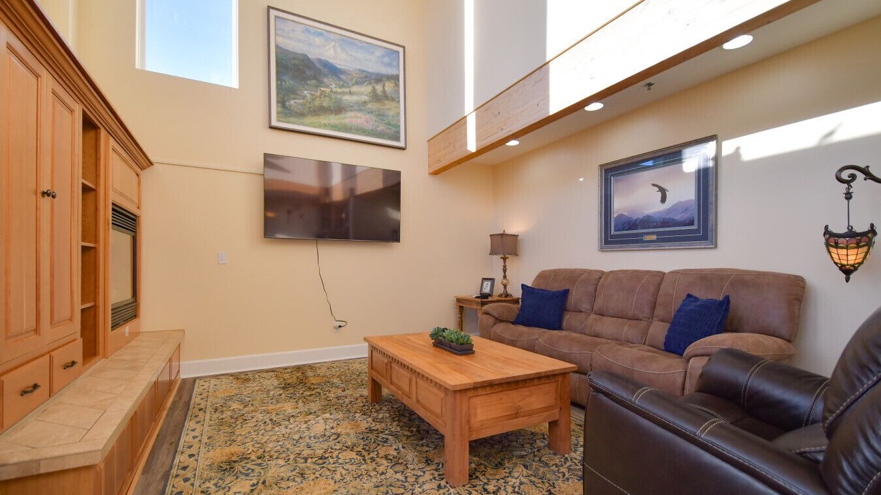 Photo of Livingroom in Homer