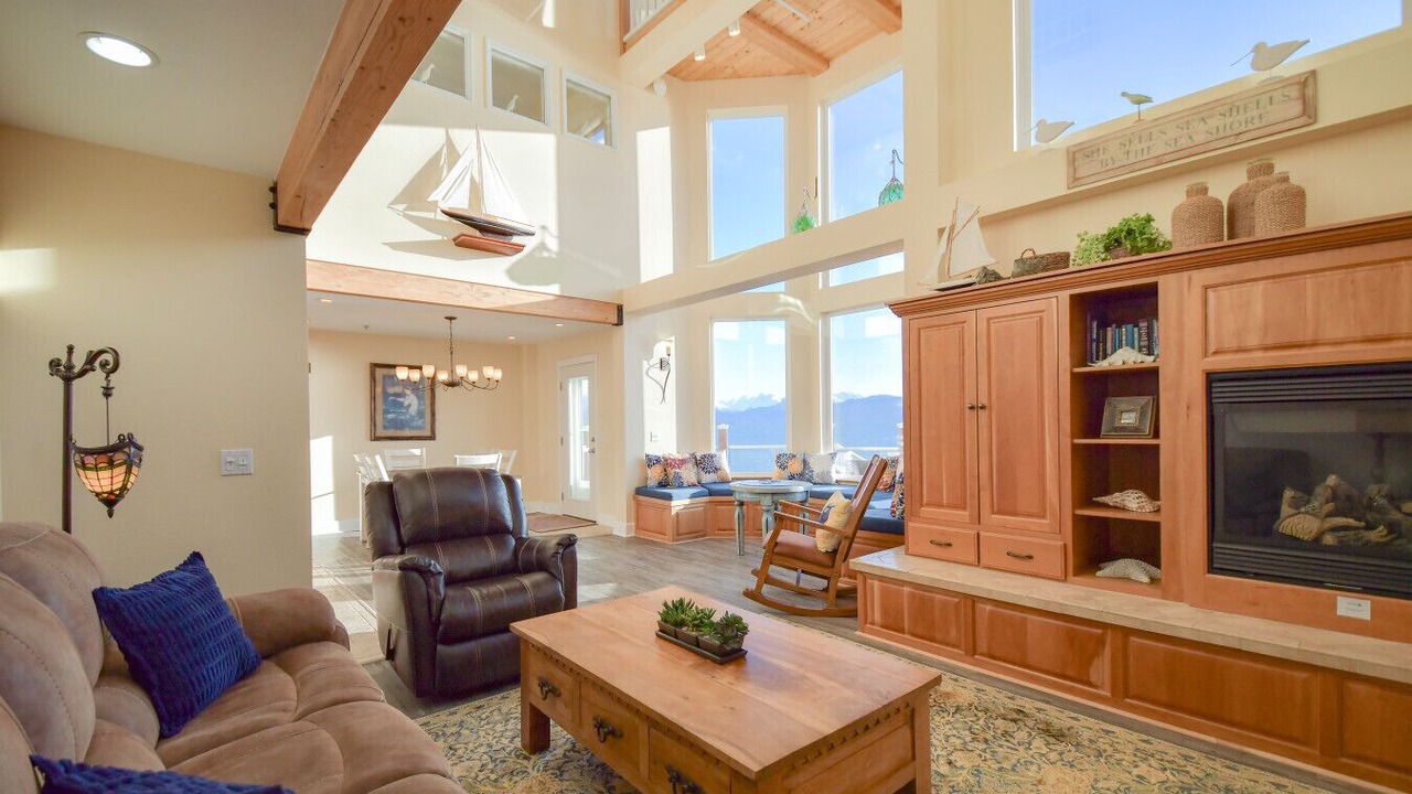 Photo of Livingroom in Homer