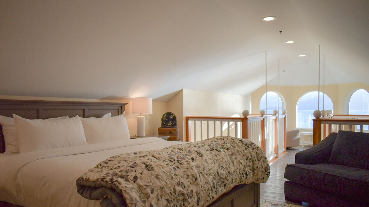 Photo of Bedroom in Homer