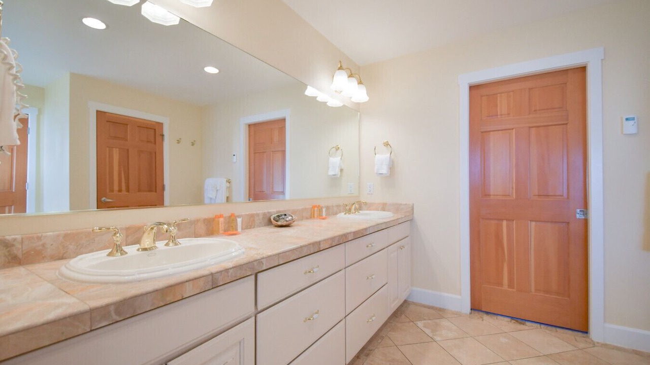 Photo of Bathroom in Homer