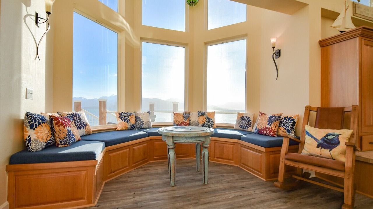 Photo of Livingroom in Homer