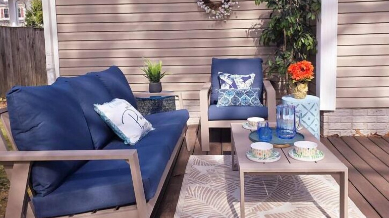 Photo of Patio Balcony in Issue
