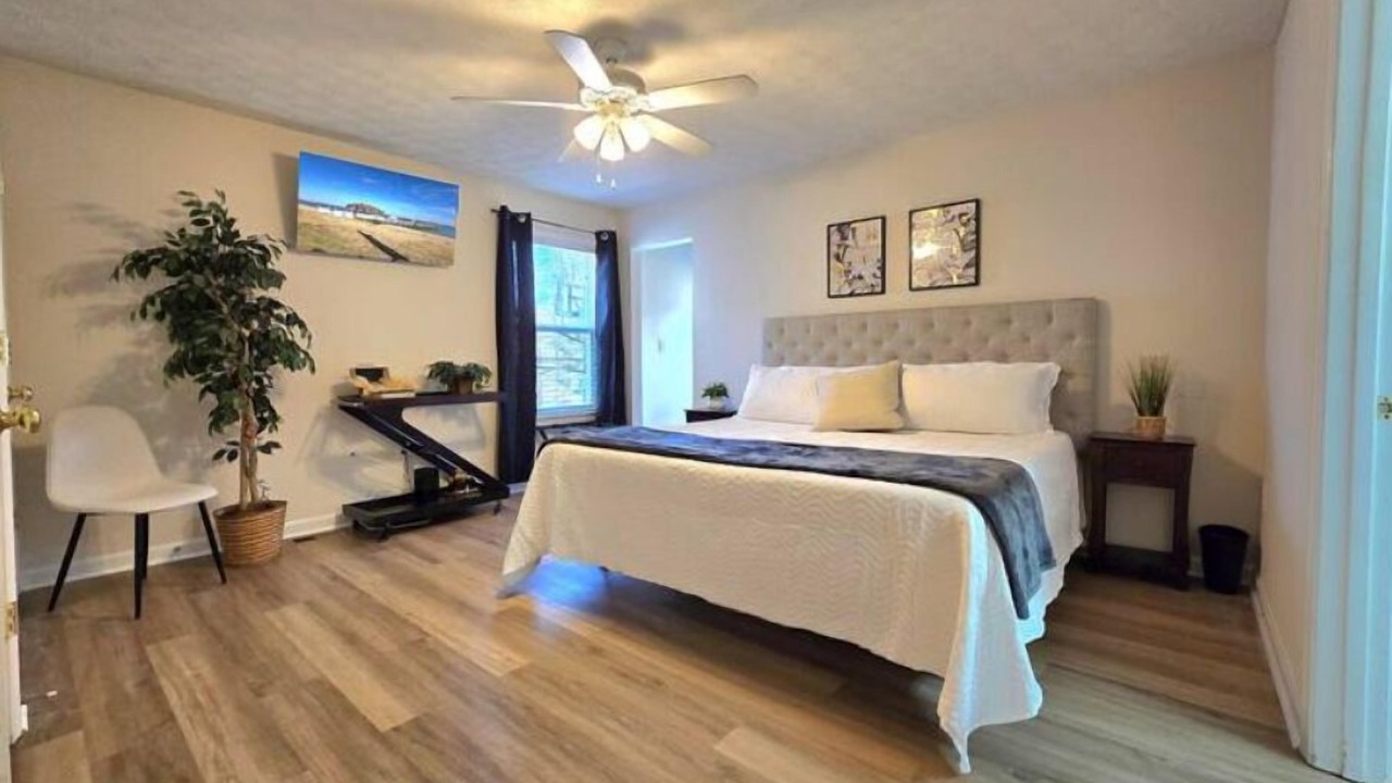 Photo of Bedroom in Issue
