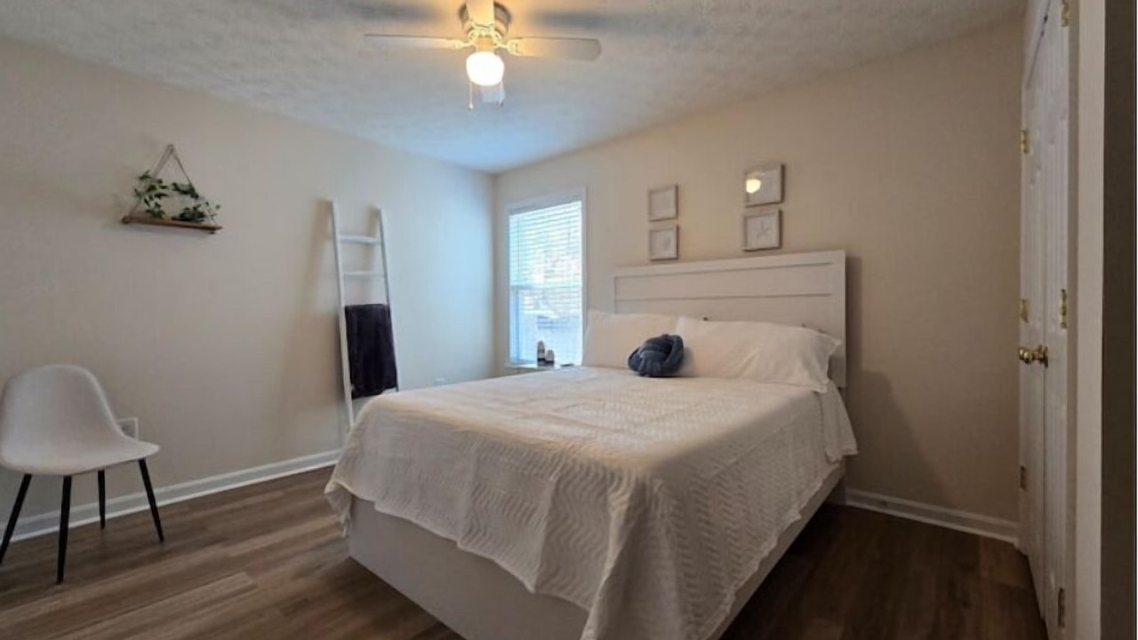 Photo of Bedroom in Issue