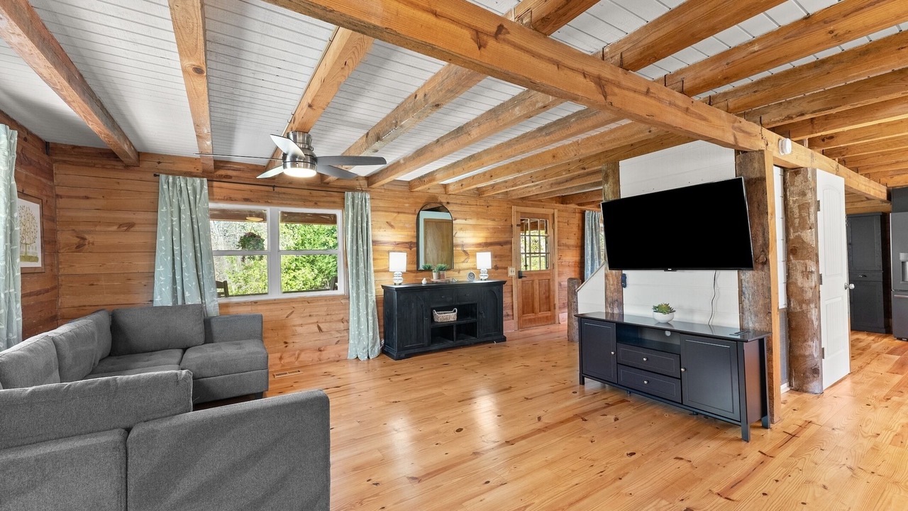 Photo of Livingroom in Gainesville