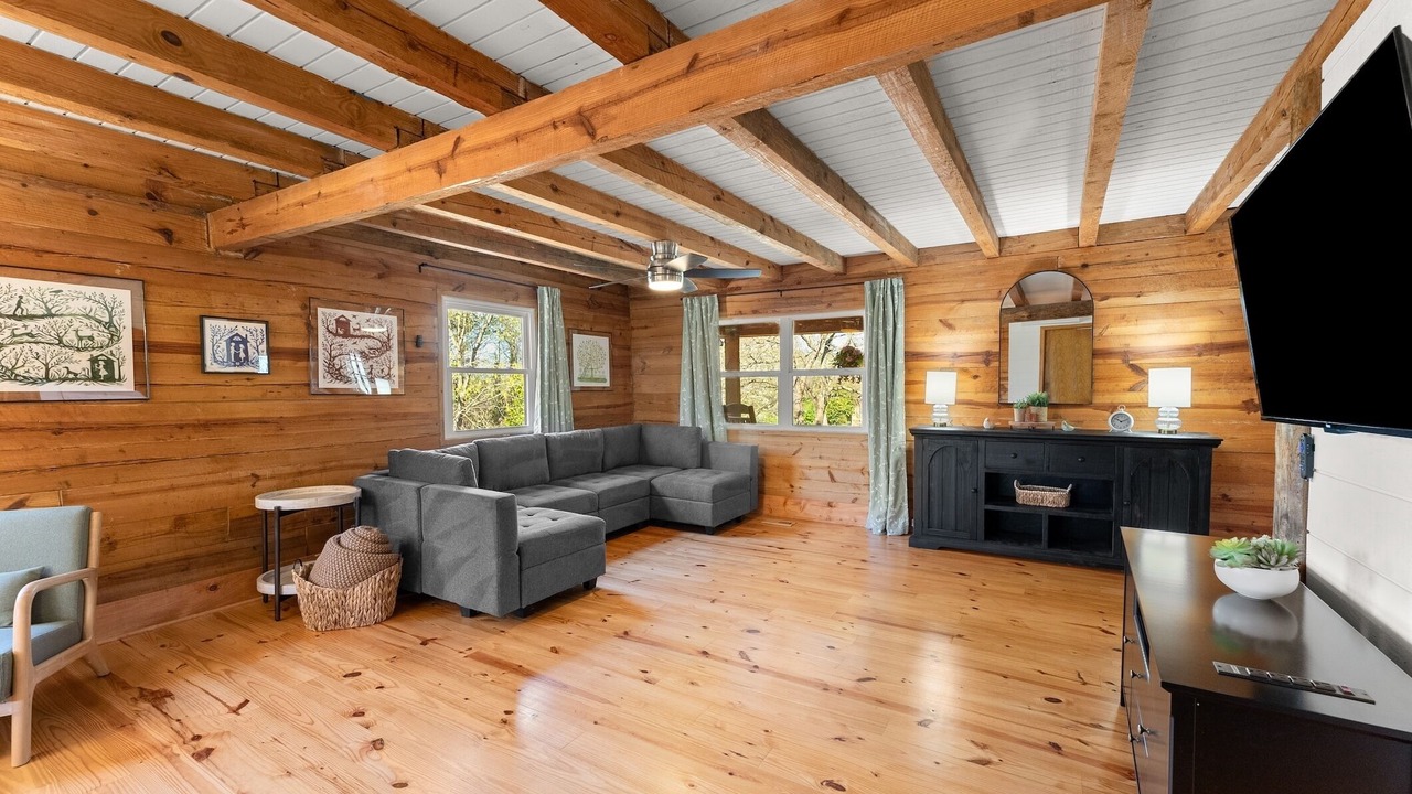 Photo of Livingroom in Gainesville