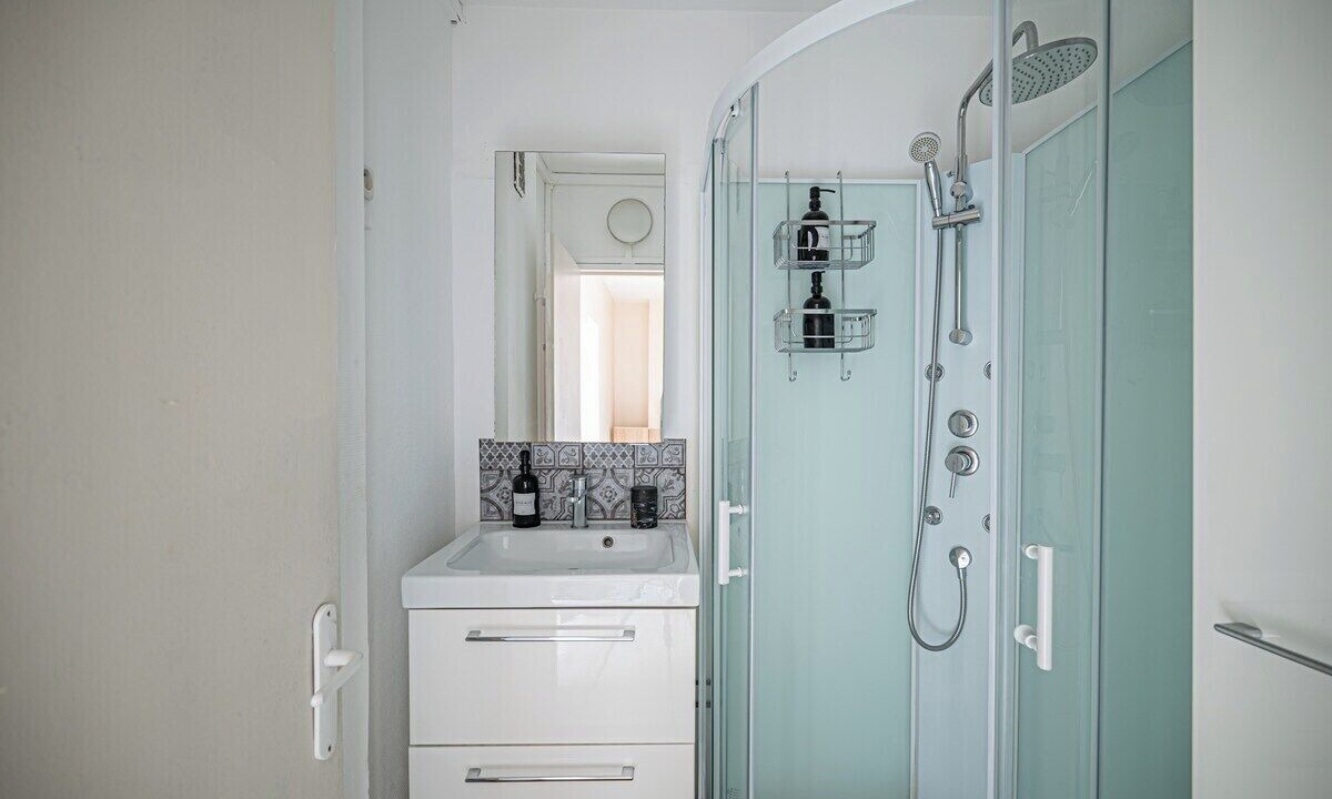 Photo of Bathroom in Liberation