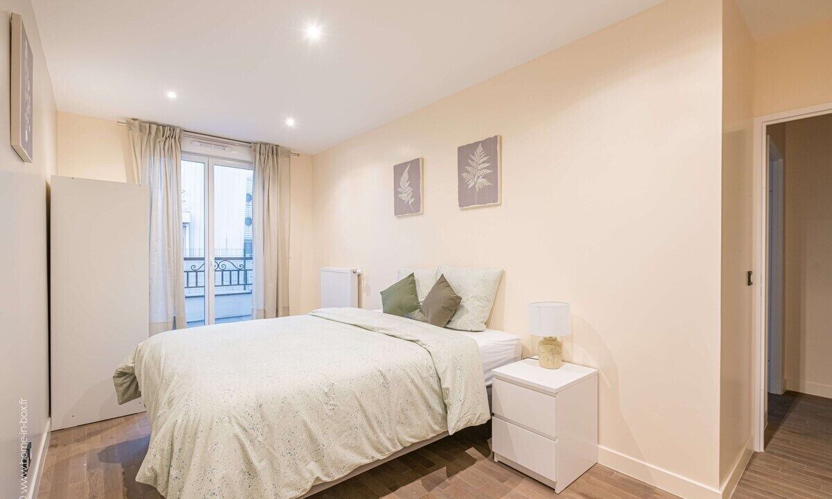 Photo of Bedroom in Clamart