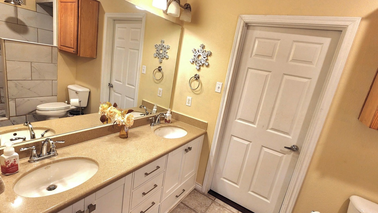 Photo of Bathroom in Point