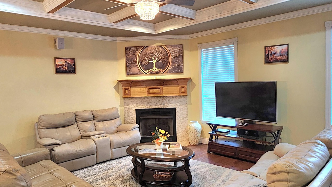 Photo of Livingroom in Point