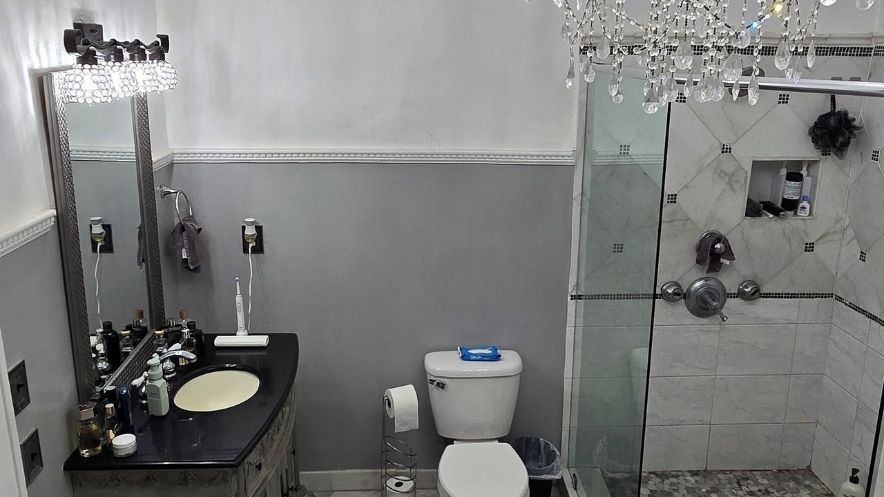 Photo of Bathroom in Fairfield Historic District