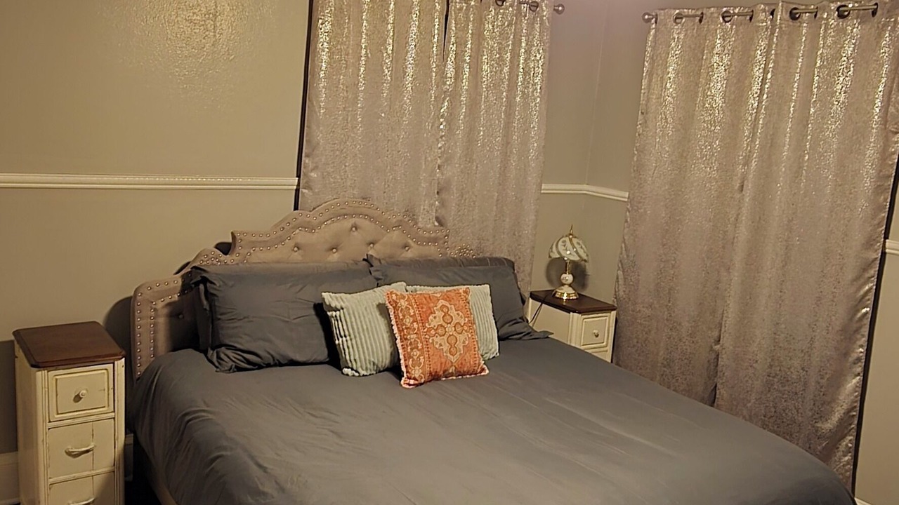 Photo of Bedroom in Fairfield Historic District