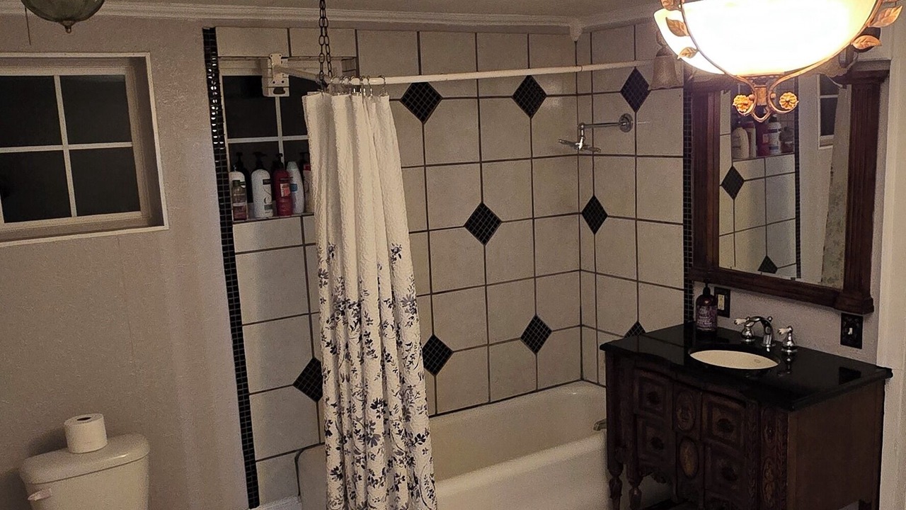 Photo of Bathroom in Fairfield Historic District