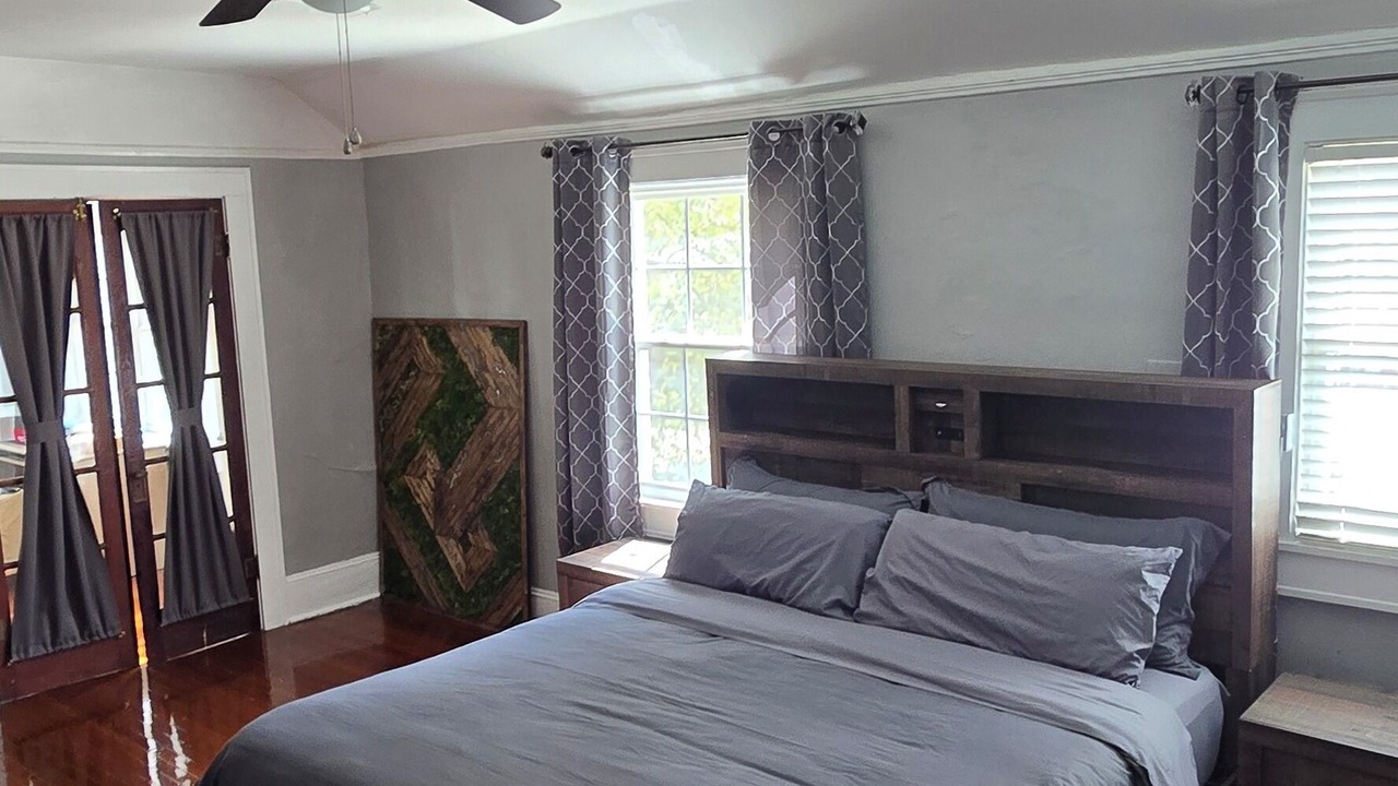 Photo of Bedroom in Fairfield Historic District