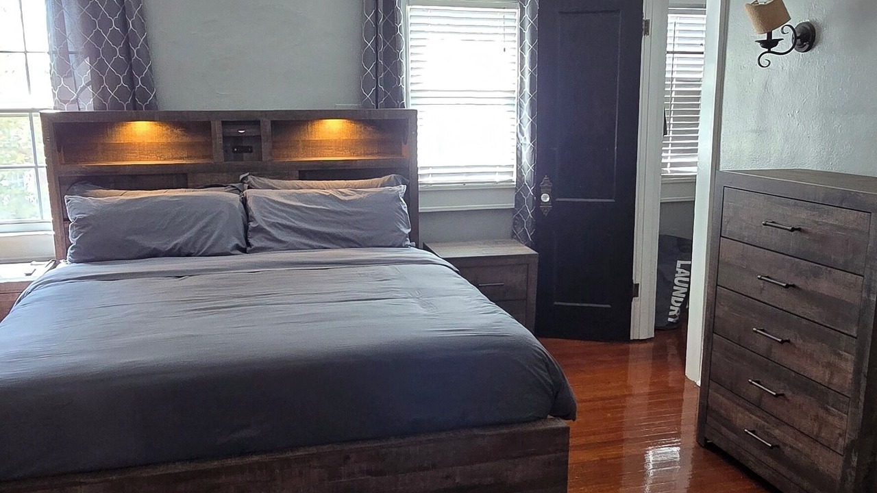Photo of Bedroom in Fairfield Historic District