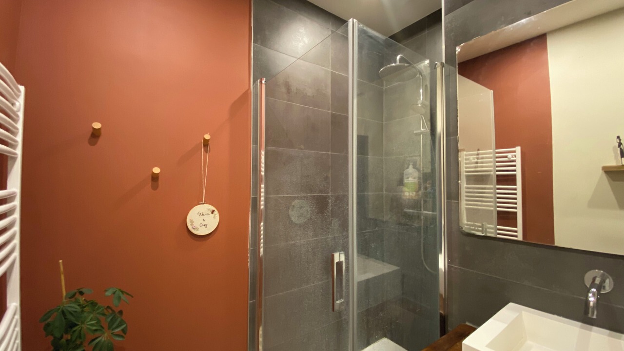 Photo of Bathroom in Republique - Tolstoi
