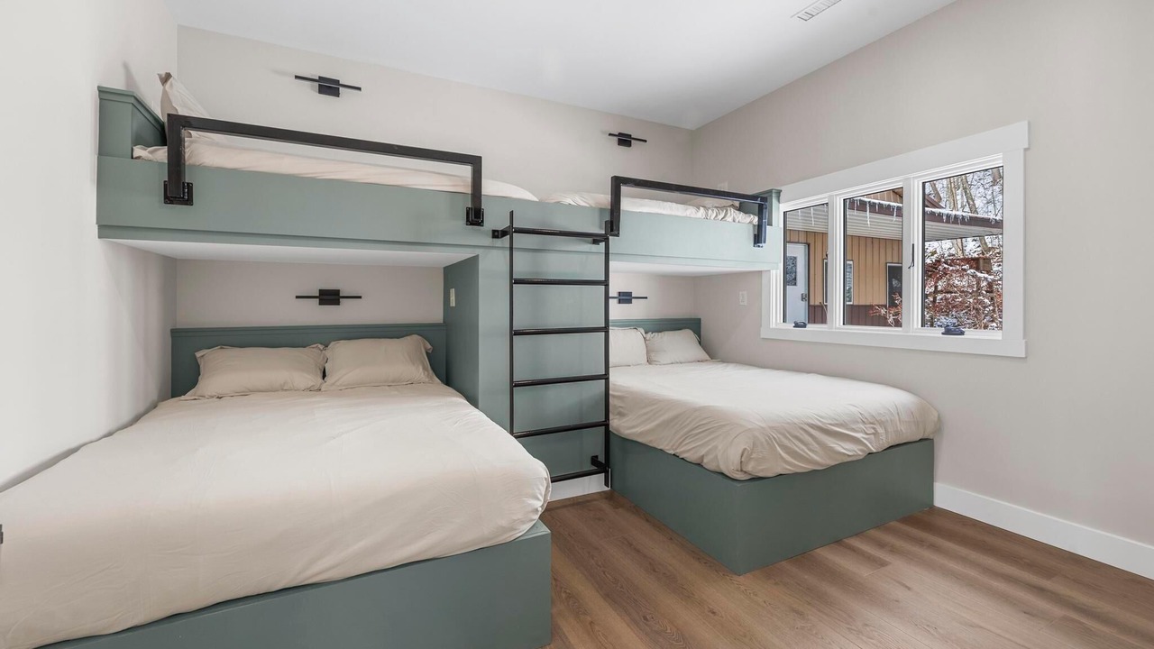 Photo of Bedroom in Shoals