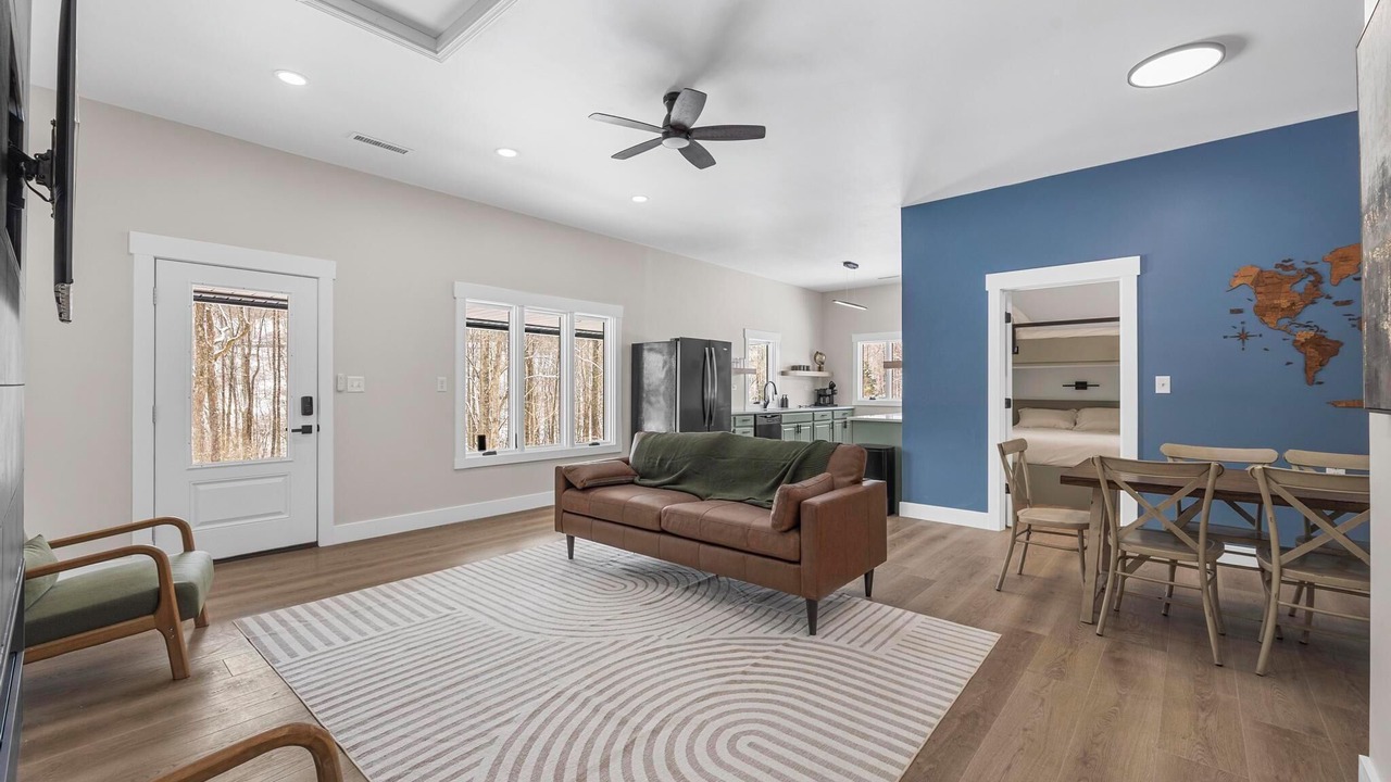 Photo of Livingroom in Shoals