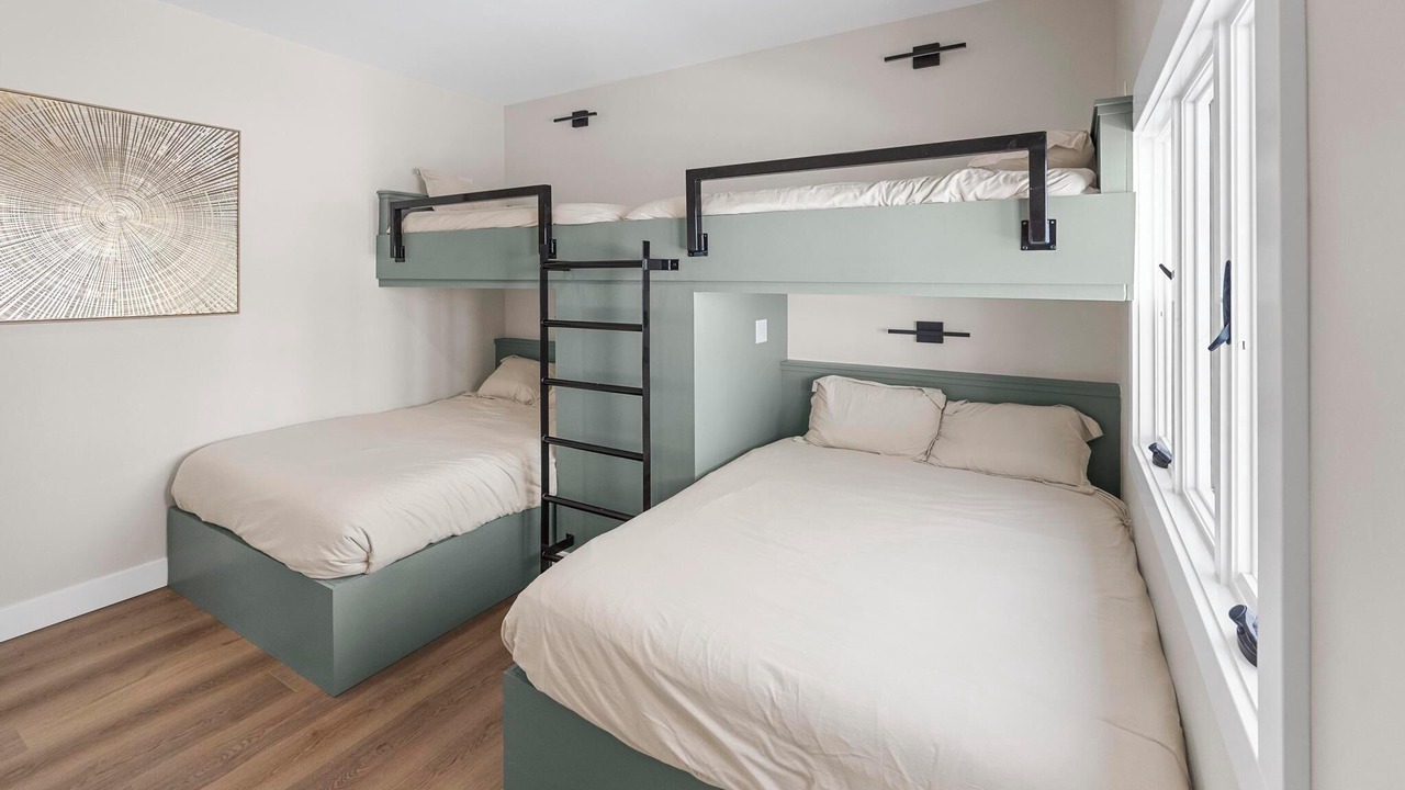 Photo of Bedroom in Shoals