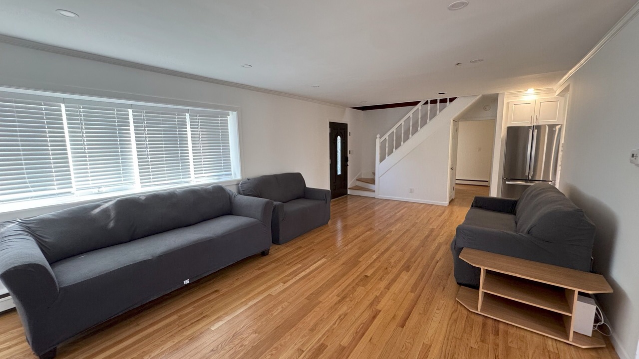 Photo of Livingroom in Northeast Yonkers