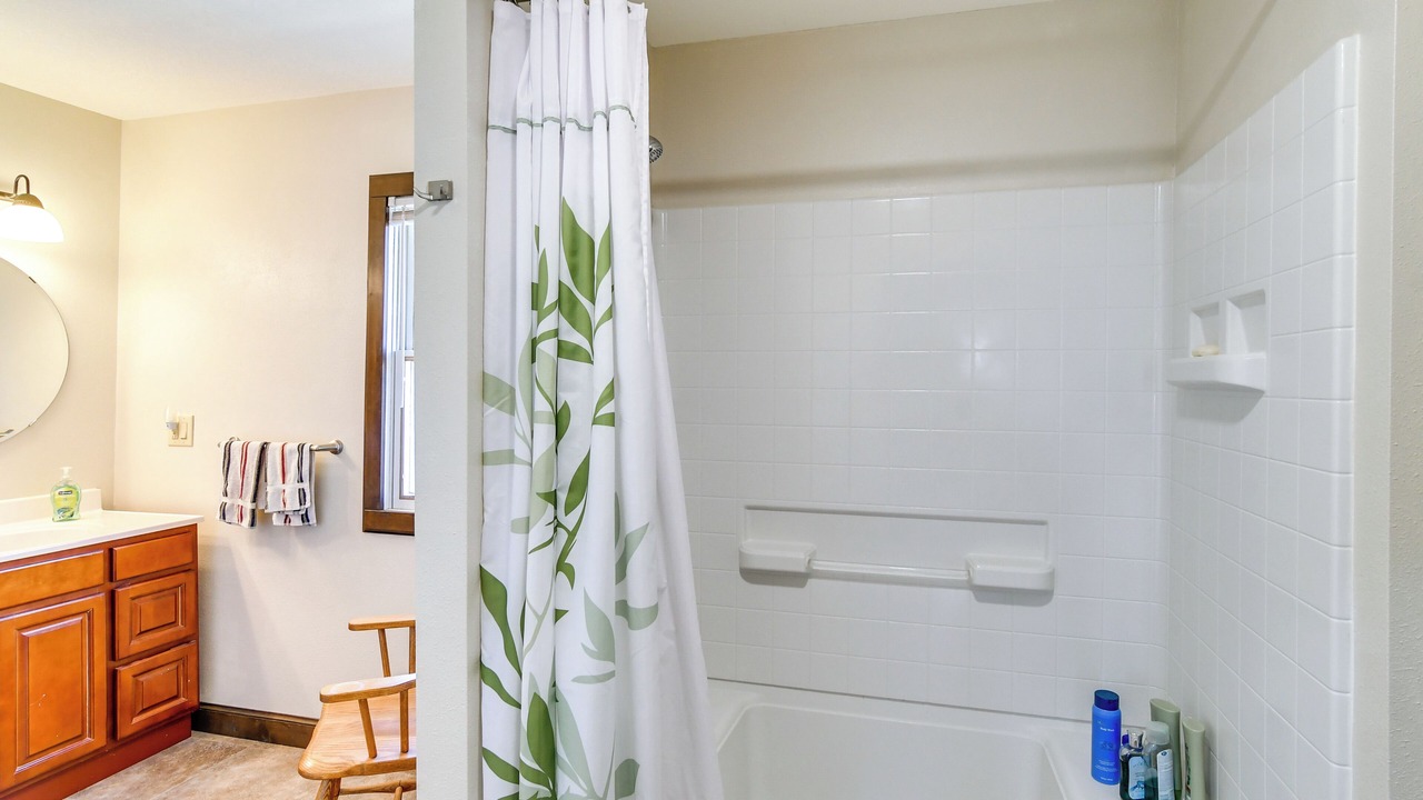 Photo of Bathroom in Pella