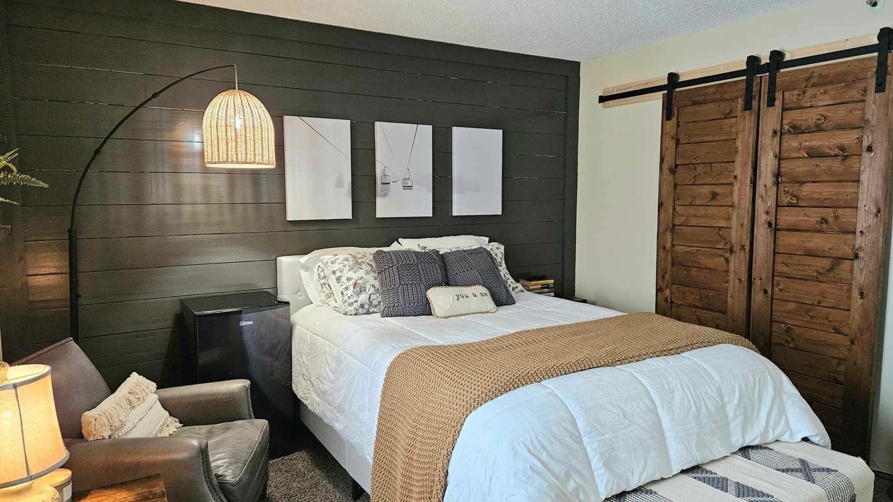 Photo of Bedroom in Snowshoe