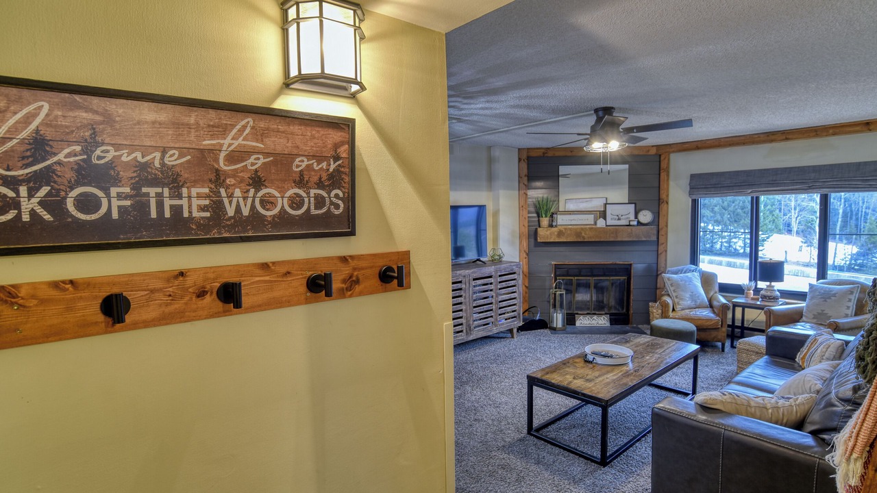 Photo of Livingroom in Snowshoe