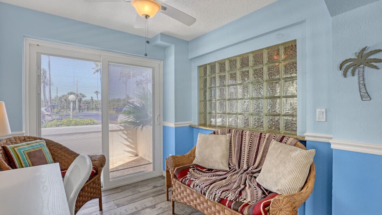 Photo of Livingroom in Cape Caneveral Beach Gardens