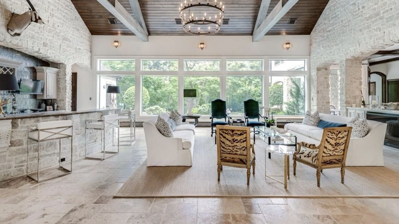 Photo of Livingroom in Washington Ave./ Memorial Park