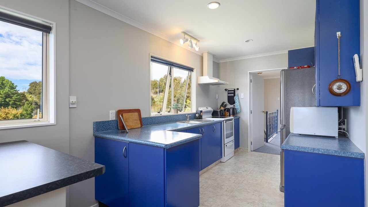 Photo of Kitchen in Ngaio Bay