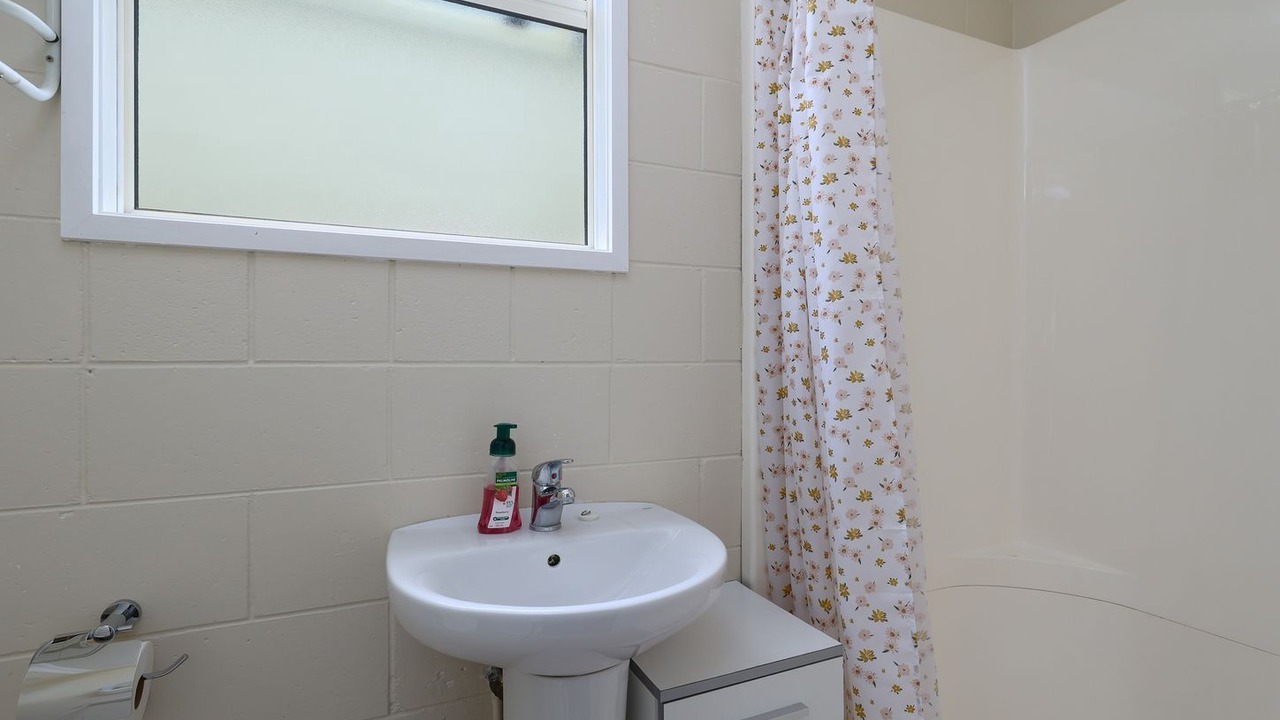Photo of Bathroom in Ngaio Bay