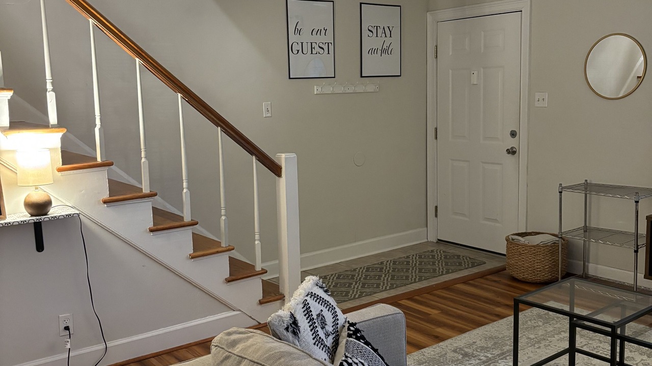 Photo of Livingroom in Forest Hills