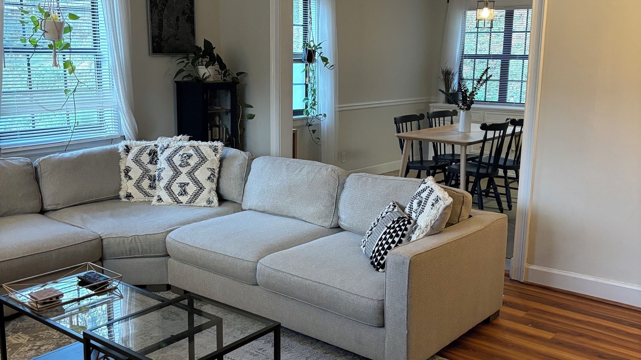 Photo of Livingroom in Forest Hills