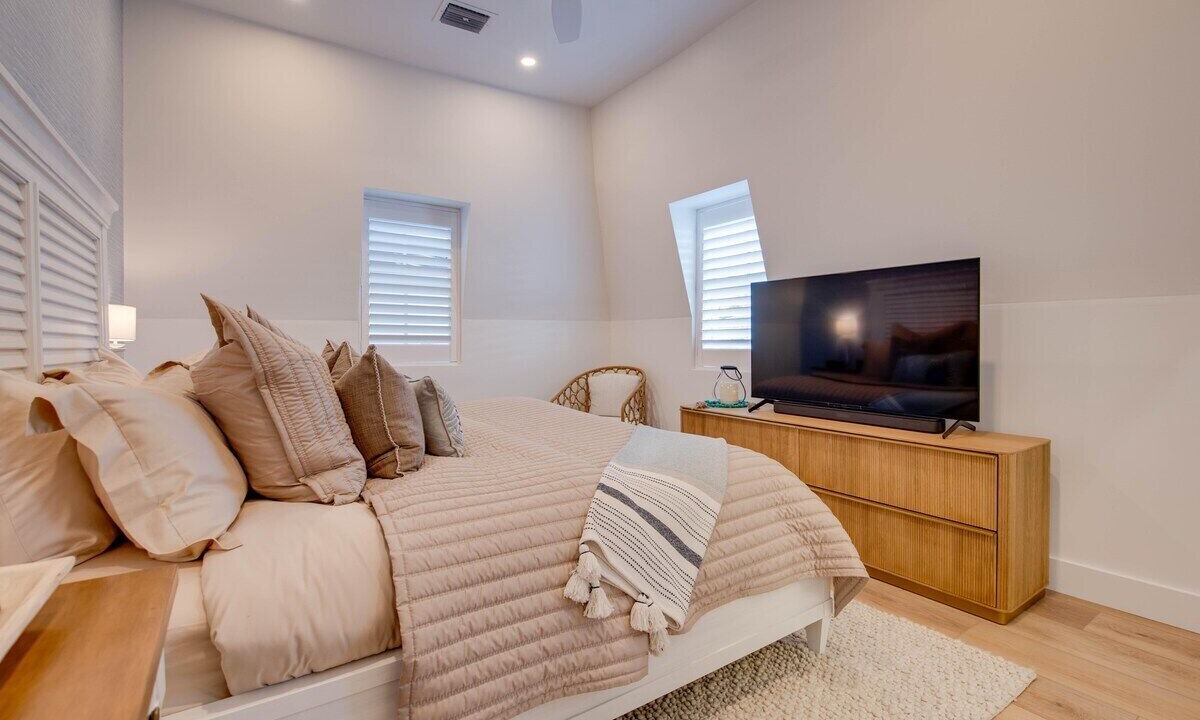 Photo of Bedroom in Historic Seaport