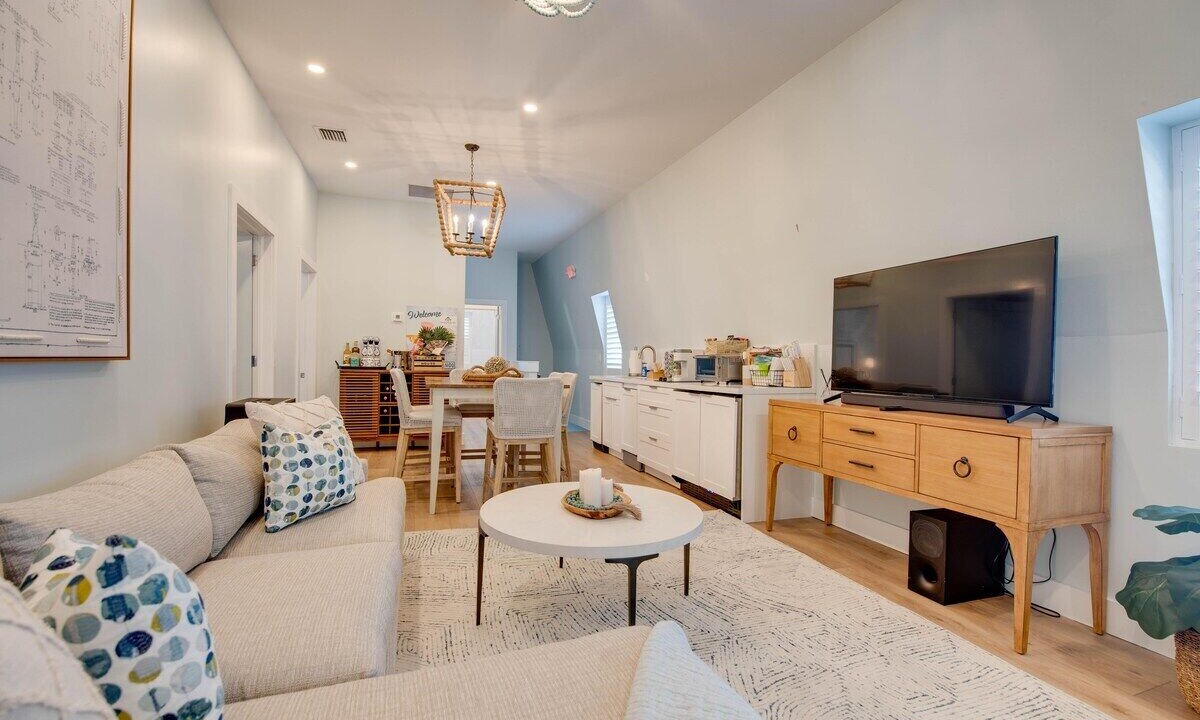 Photo of Livingroom in Historic Seaport