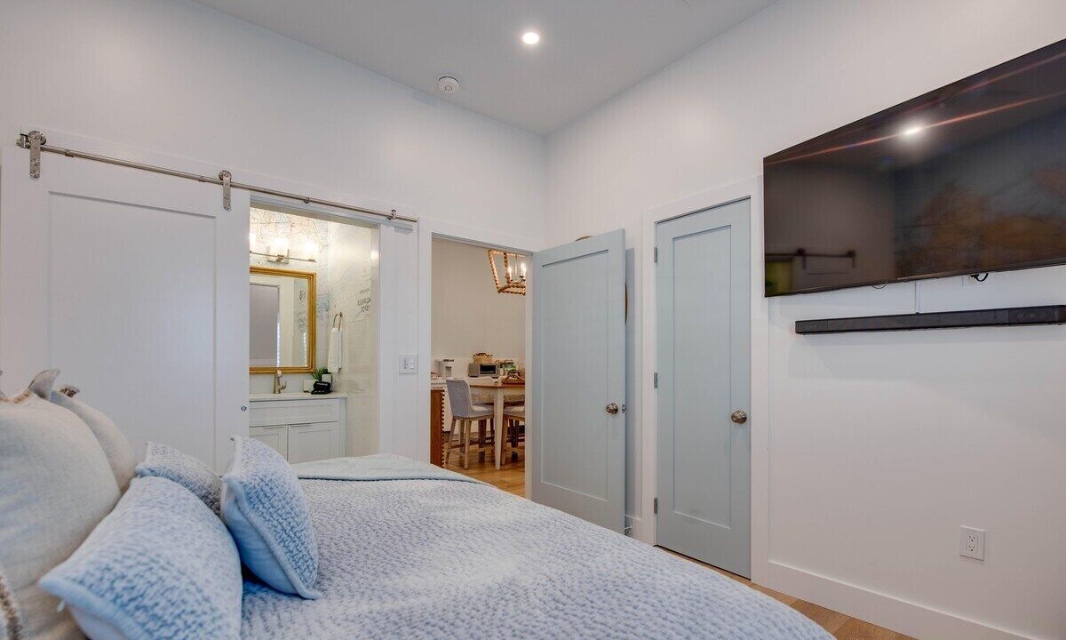 Photo of Bedroom in Historic Seaport