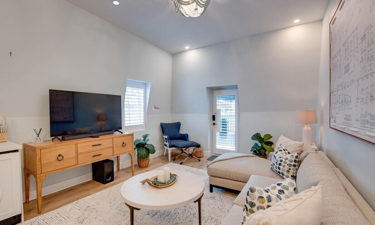 Photo of Livingroom in Historic Seaport