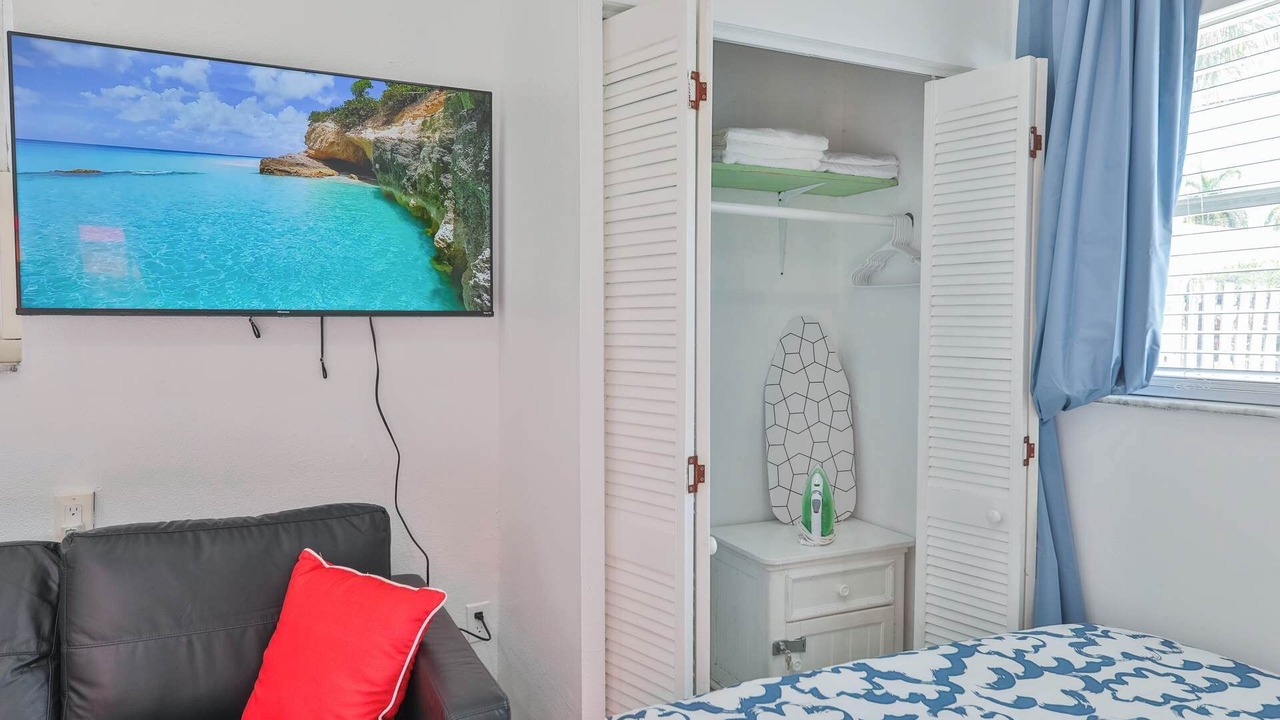 Photo of Bedroom in Downtown Hollywood