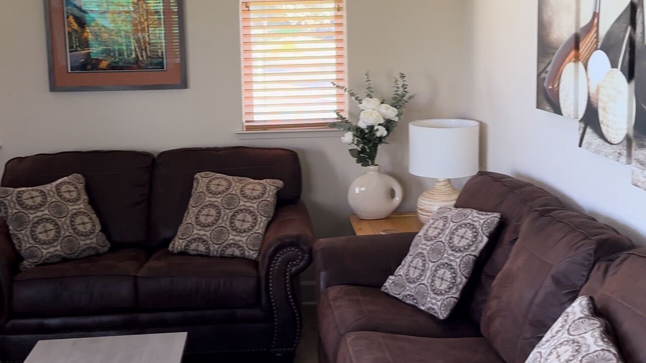 Photo of Livingroom in Saddle Creek