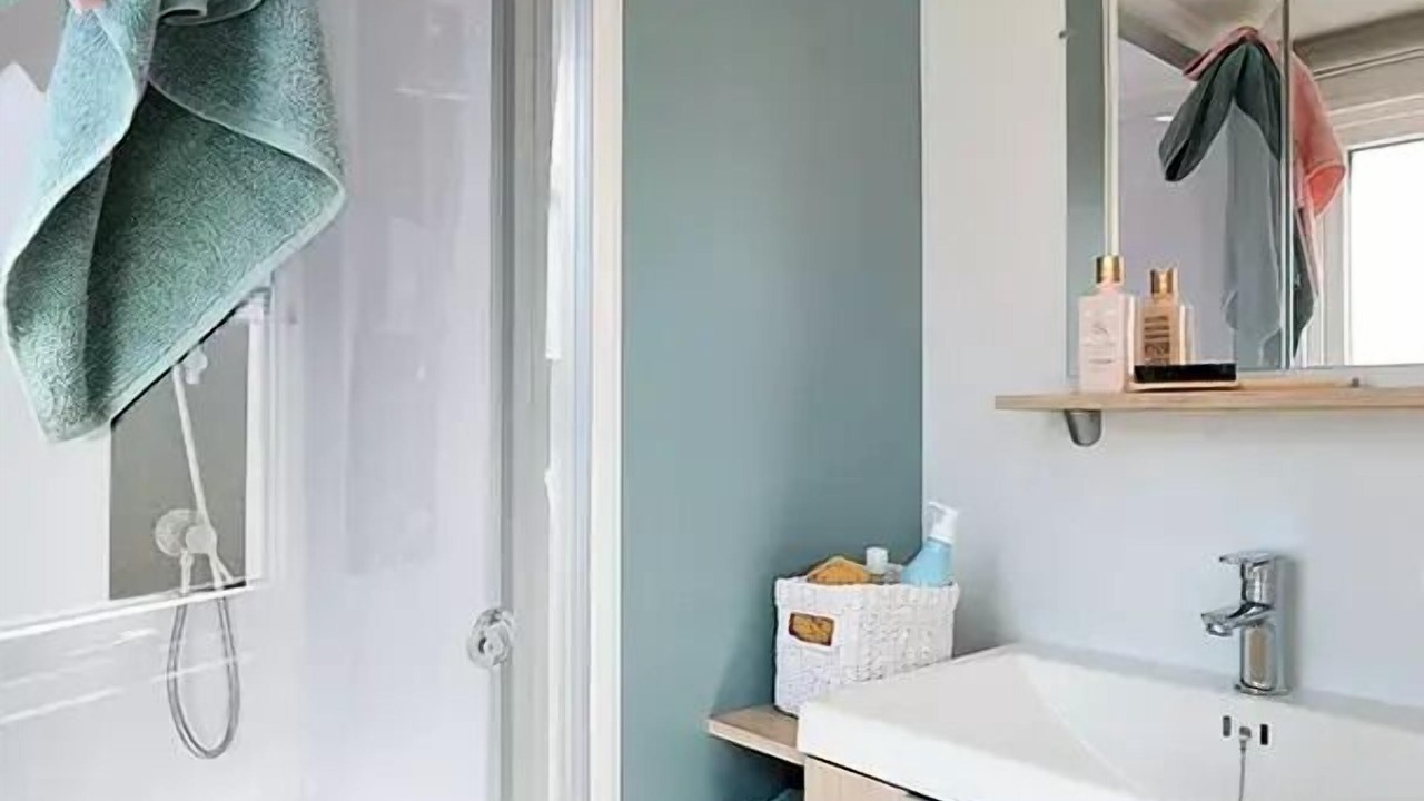 Photo of Bathroom in Penvenan