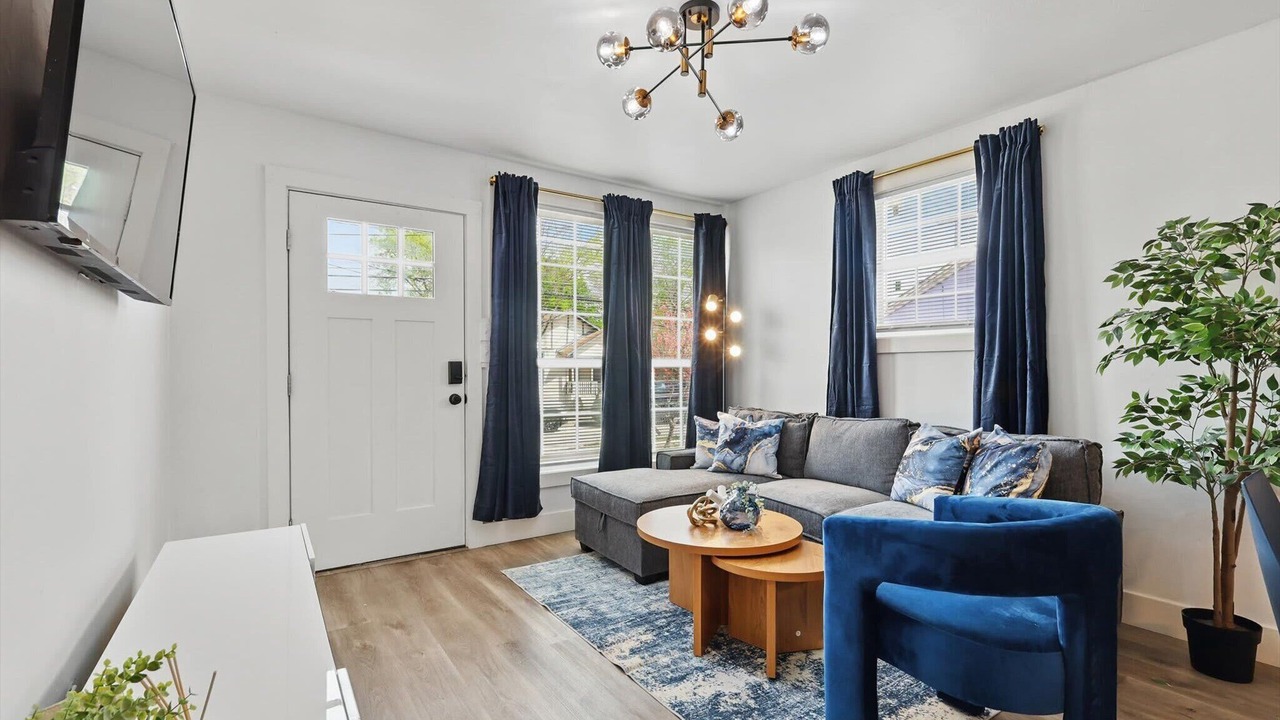Photo of Livingroom in West Dallas