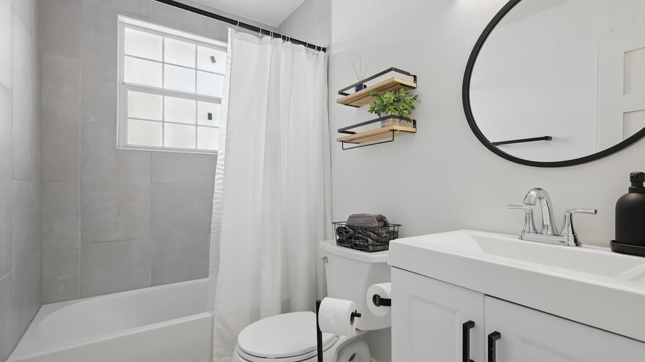 Photo of Bathroom in West Dallas